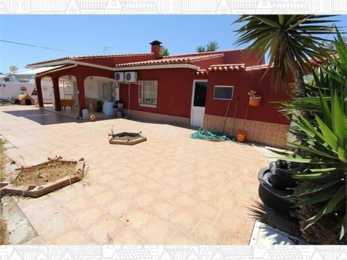 Property Image: Almayate, Costa del Sol East (Detached Villa)