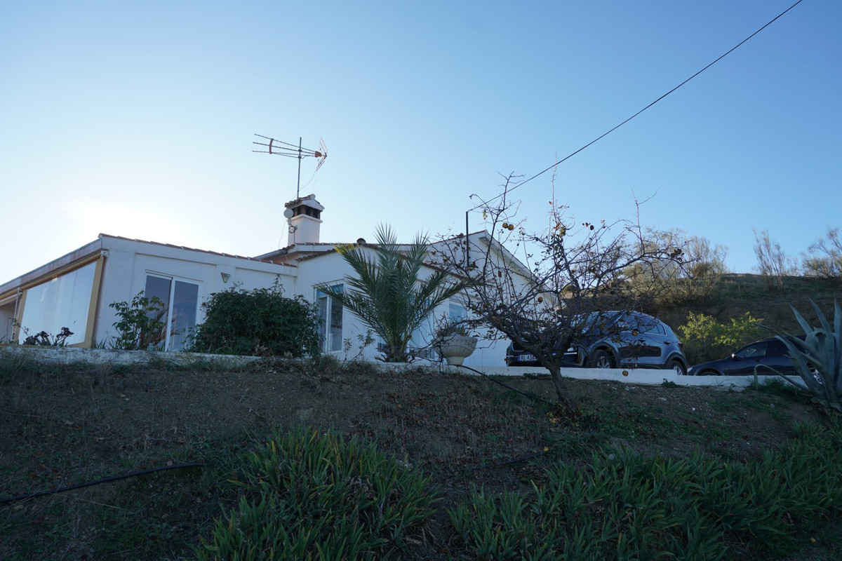 Property Image: Colmenar, Costa del Sol East (Detached Villa)