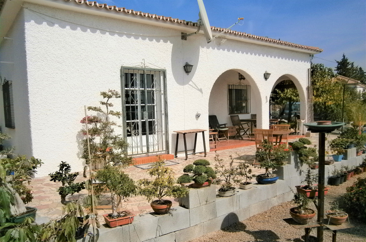 Property Image: Benajarafe, Costa del Sol East (Detached Villa)