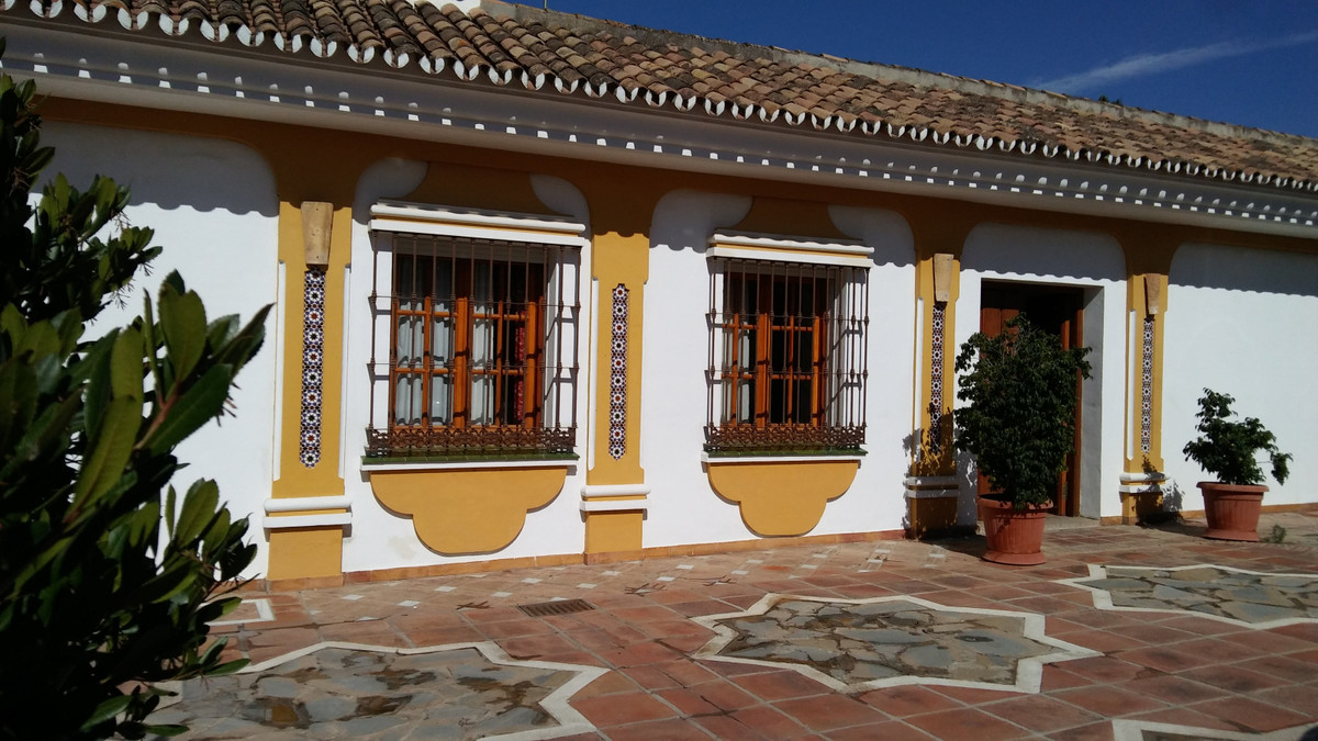 Property Image: Guadalmina Alta, Costa del Sol (Detached Villa)
