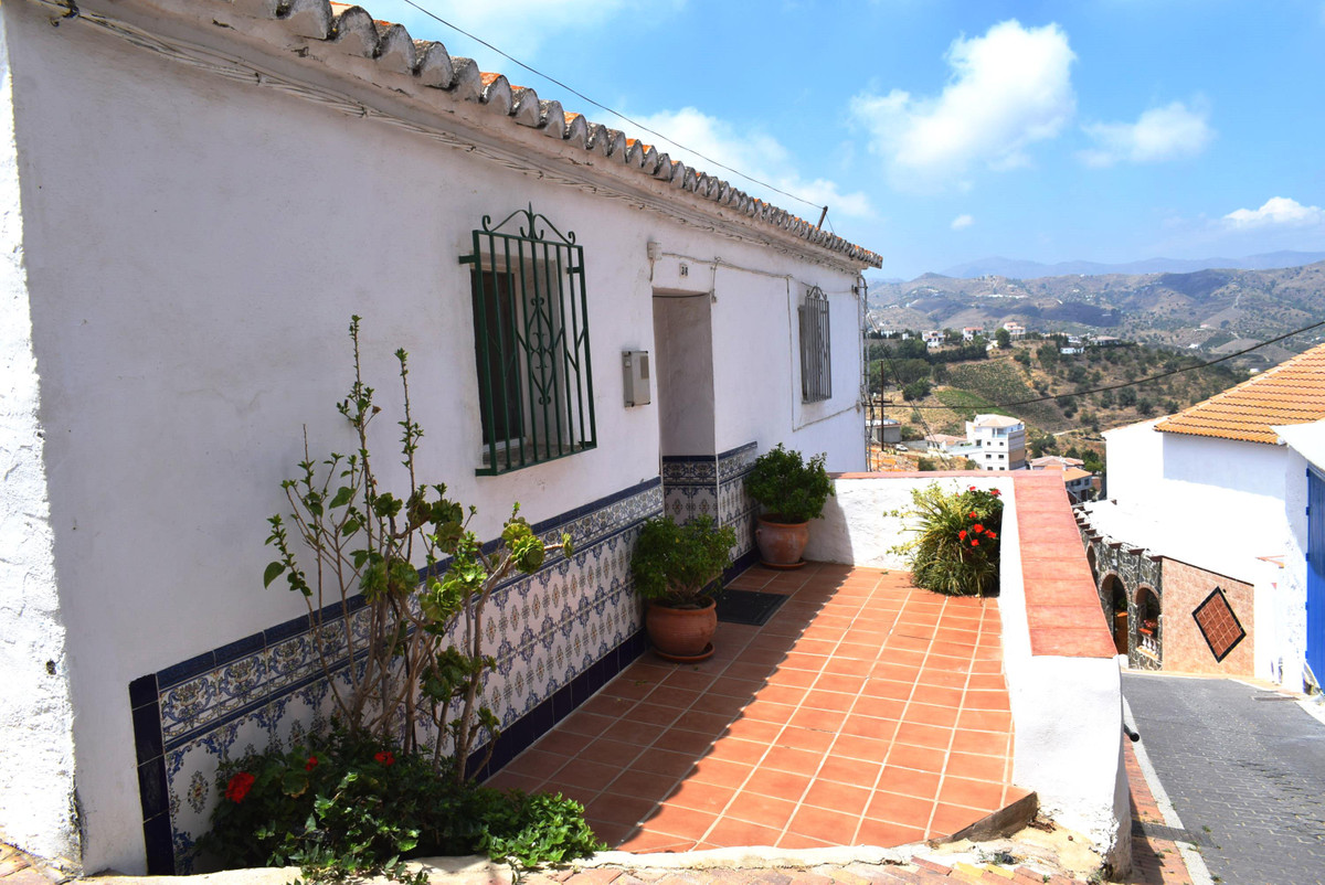 Property Image: Iznate, Costa del Sol East (Detached Villa)