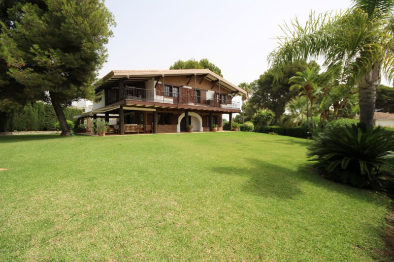Property Image: Calahonda, Costa del Sol (Detached Villa)