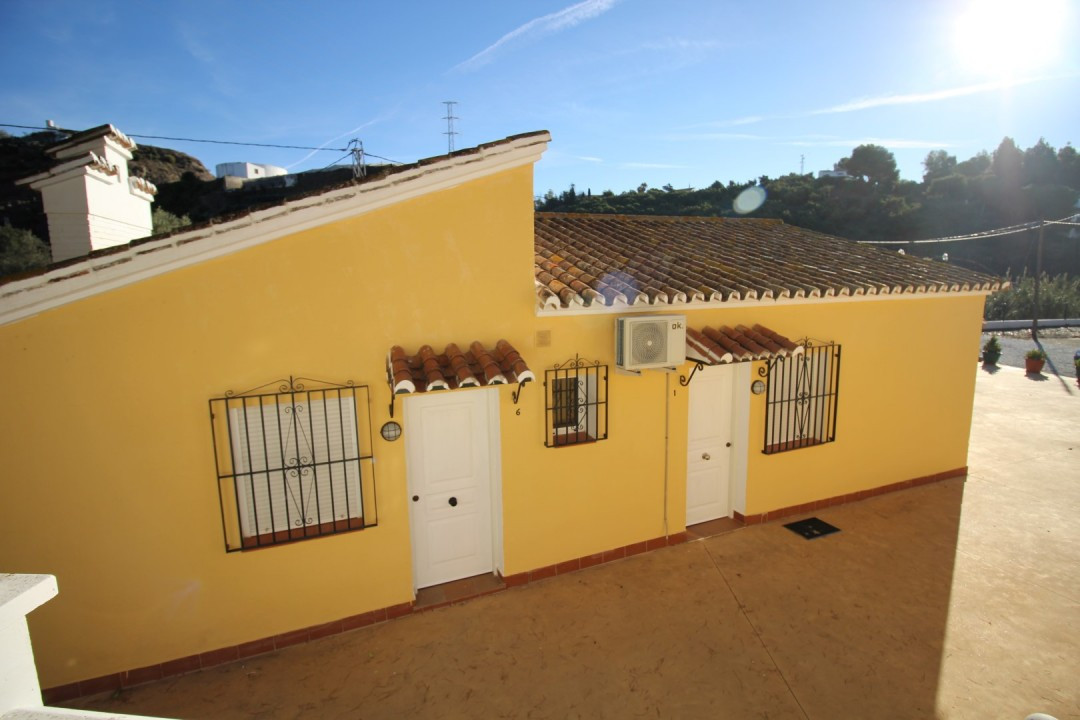 Property Image: Mezquitilla, Costa del Sol East (Detached Villa)